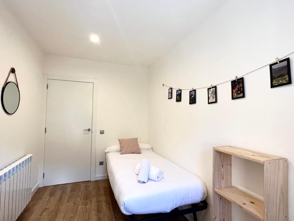 Espot Cowork & Apartments - L'Amfitriona Eksteriør billede