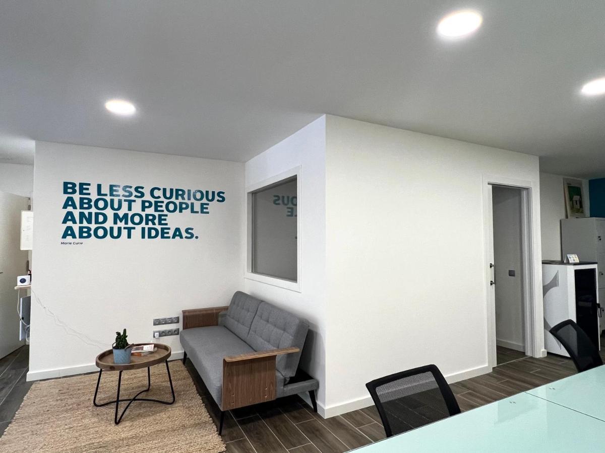 Espot Cowork & Apartments - L'Amfitriona Eksteriør billede