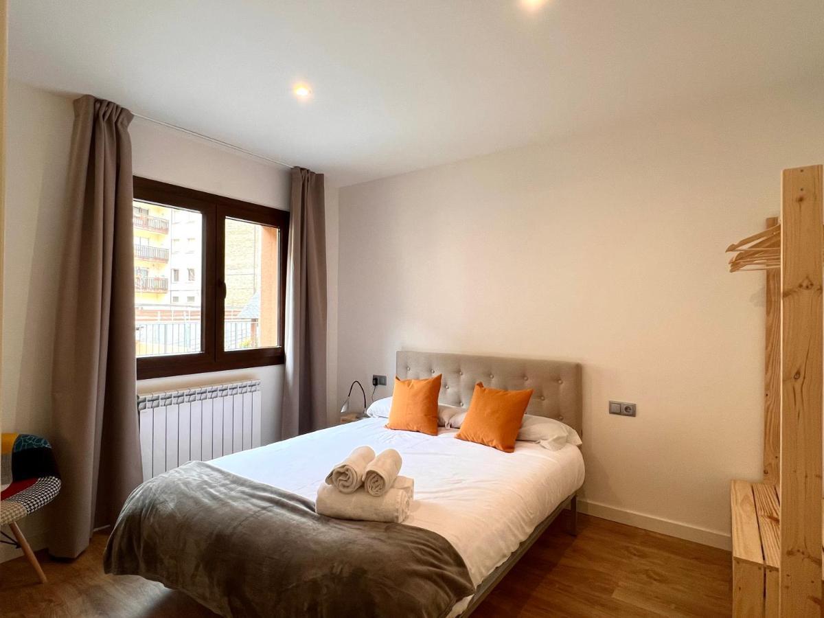 Espot Cowork & Apartments - L'Amfitriona Eksteriør billede